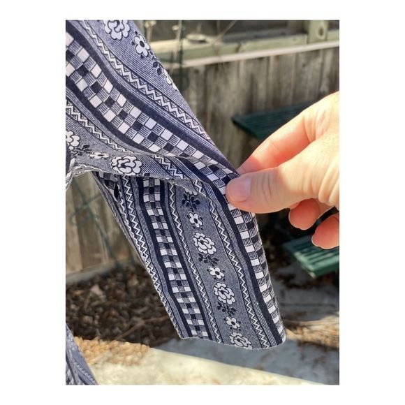 Vintage 70s Lady Manhattan Shirt Novelty Floral Sz 12 - Picture 8 of 12